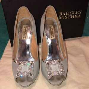 BADGLEY MISCHKA Gayla Grey Silk
